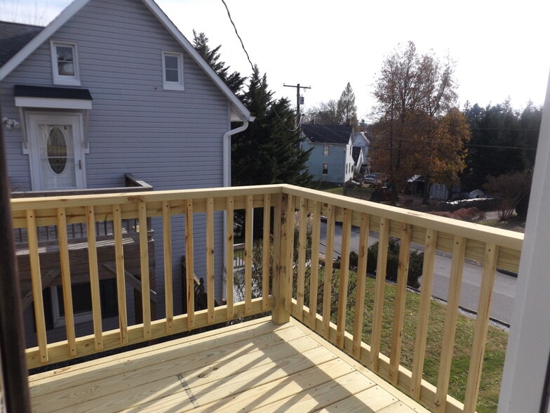 Entrance Deck - 766 Central Ave
