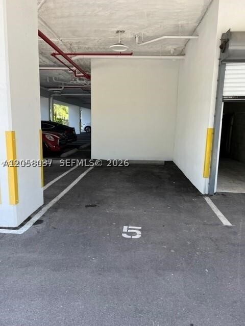 Building Photo - 13800 Highland Dr