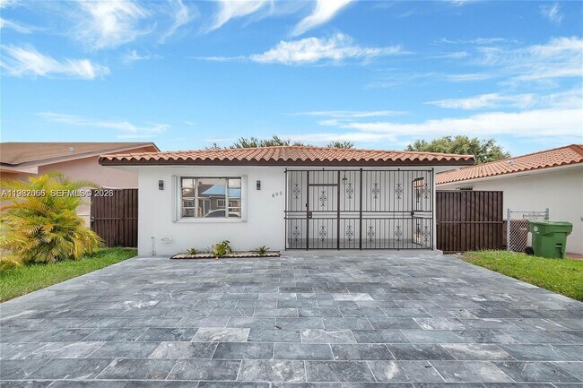 Building Photo - 895 W 39th Pl