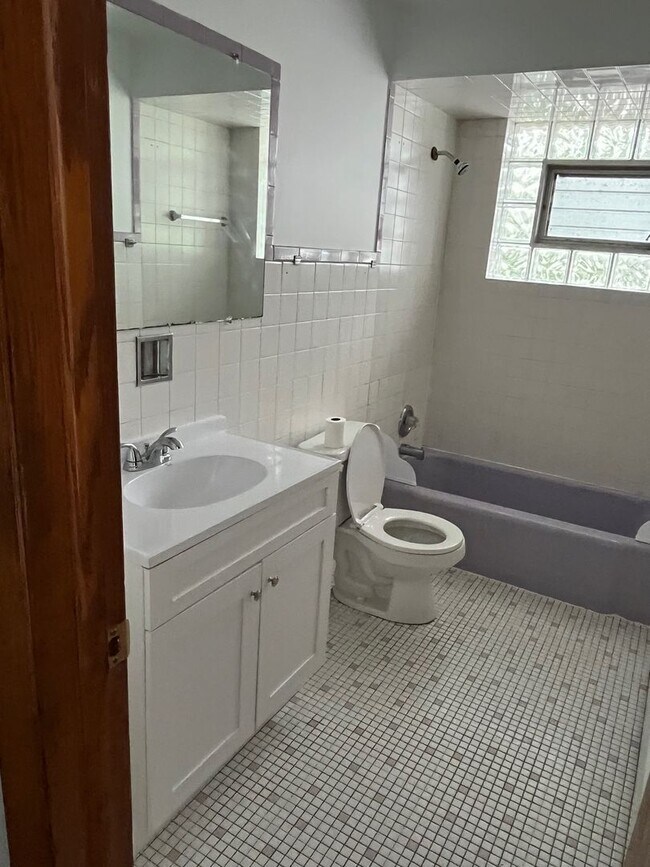 Building Photo - 6234 W 63rd St