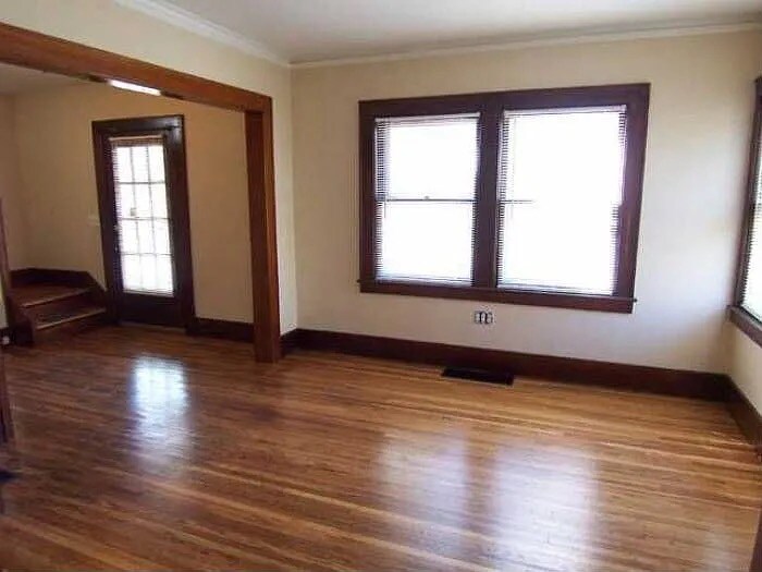 Building Photo - 186 Spruce Ave