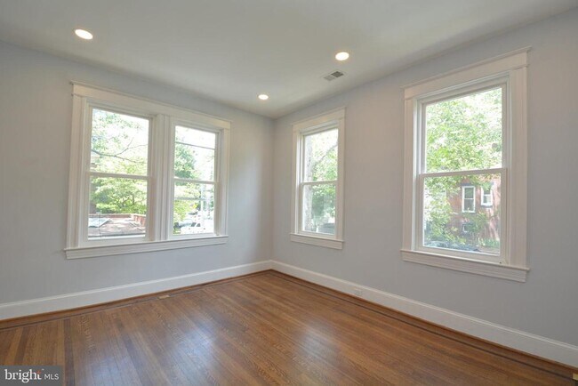 Building Photo - 1724 2nd St NW