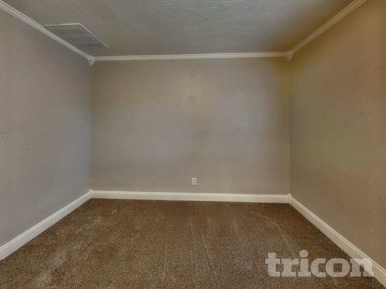 Building Photo - 21123 Rio Oro Dr