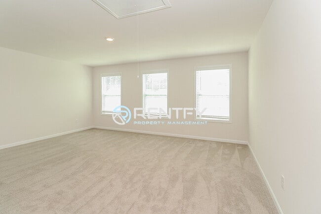 Building Photo - 2097 Saddlebred Dr