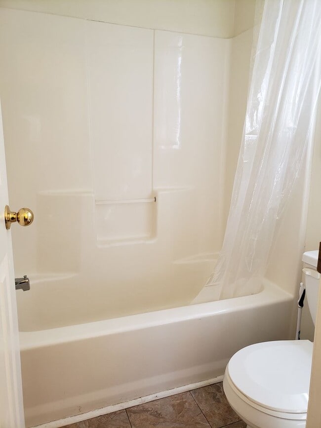 Building Photo - 3 Bedroom home in CreekSide Village