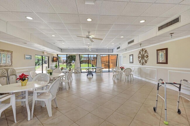 Building Photo - 10680 S Ocean Dr