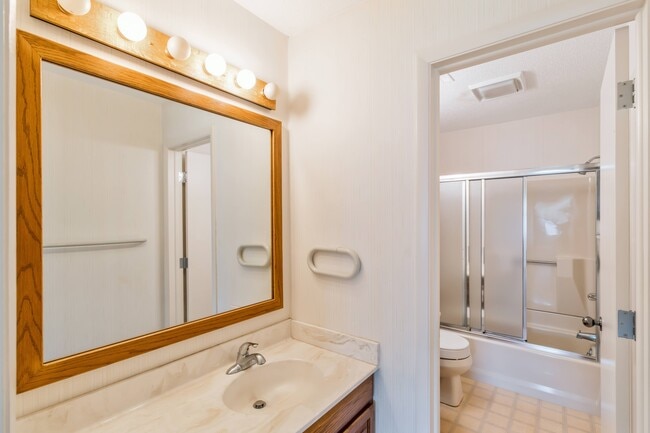 Building Photo - 1332 Truman Pl