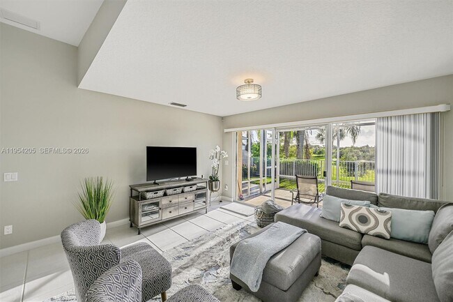 Building Photo - 10733 SW Elsinore Dr