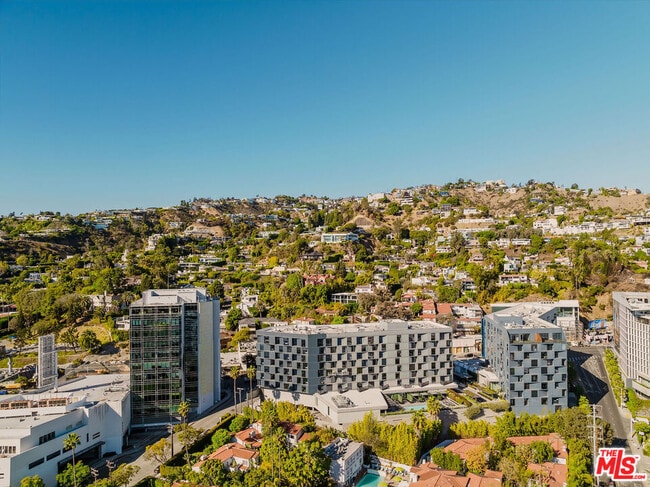 Building Photo - 1155 N La Cienega Blvd