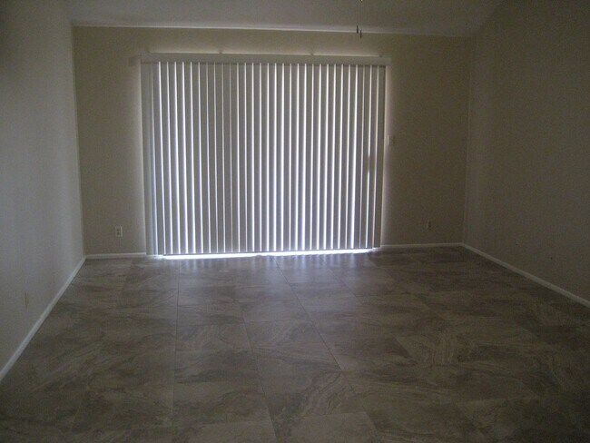 Building Photo - 9117 E Evans Dr