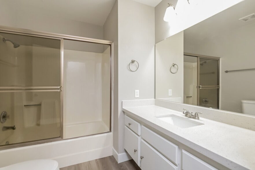 Building Photo - 212 Appian Way