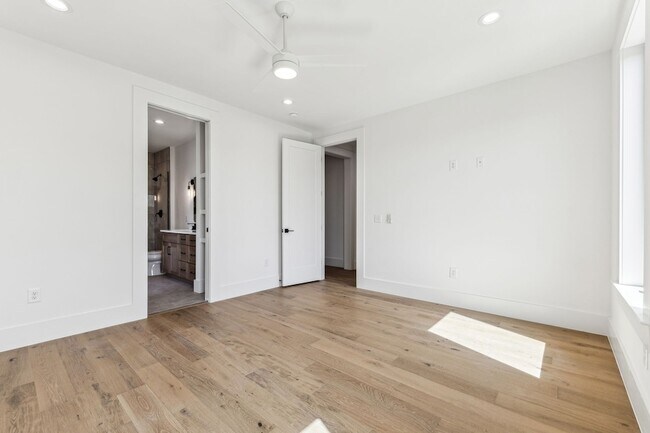 Building Photo - 3135 Parthenon Ave