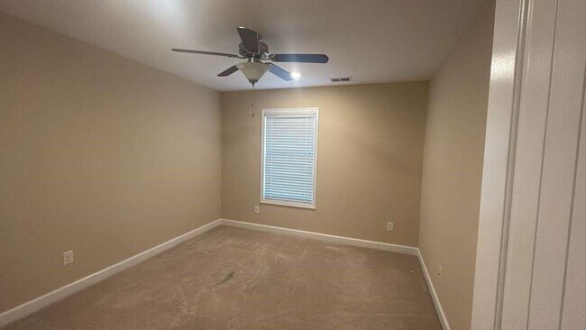 Building Photo - 4430 Sanderling St