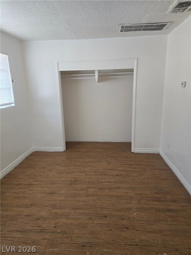 Building Photo - 708 Jackson Ave