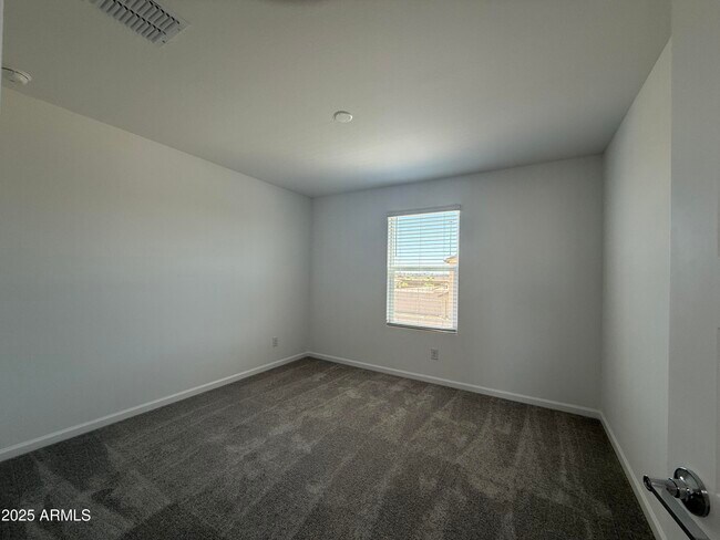 Building Photo - 9544 W Pinchot Ave