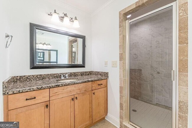 Building Photo - 1410 Eastland Rd SE