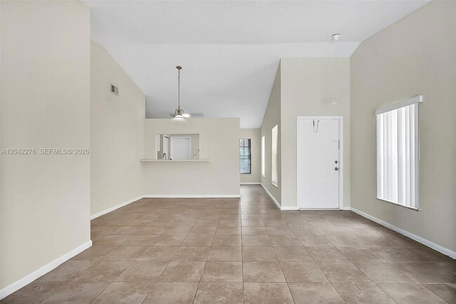 Building Photo - 681 Thornridge Ave