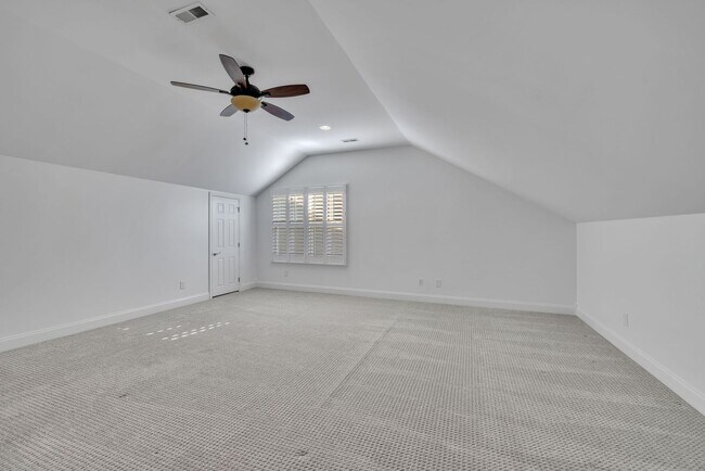 Building Photo - Stunning rental home on a premium lot in s...