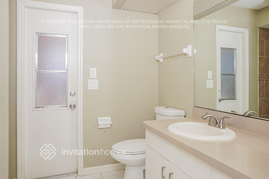 Building Photo - 2255 Dongola St