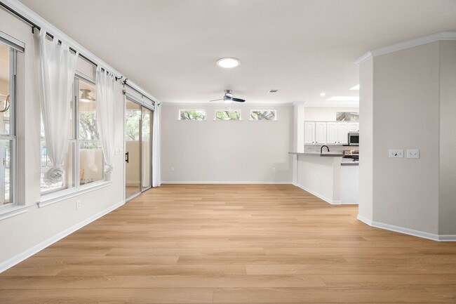 Building Photo - 104 Bronco Cir