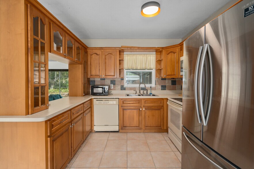 Building Photo - 3419 Seminole Dr