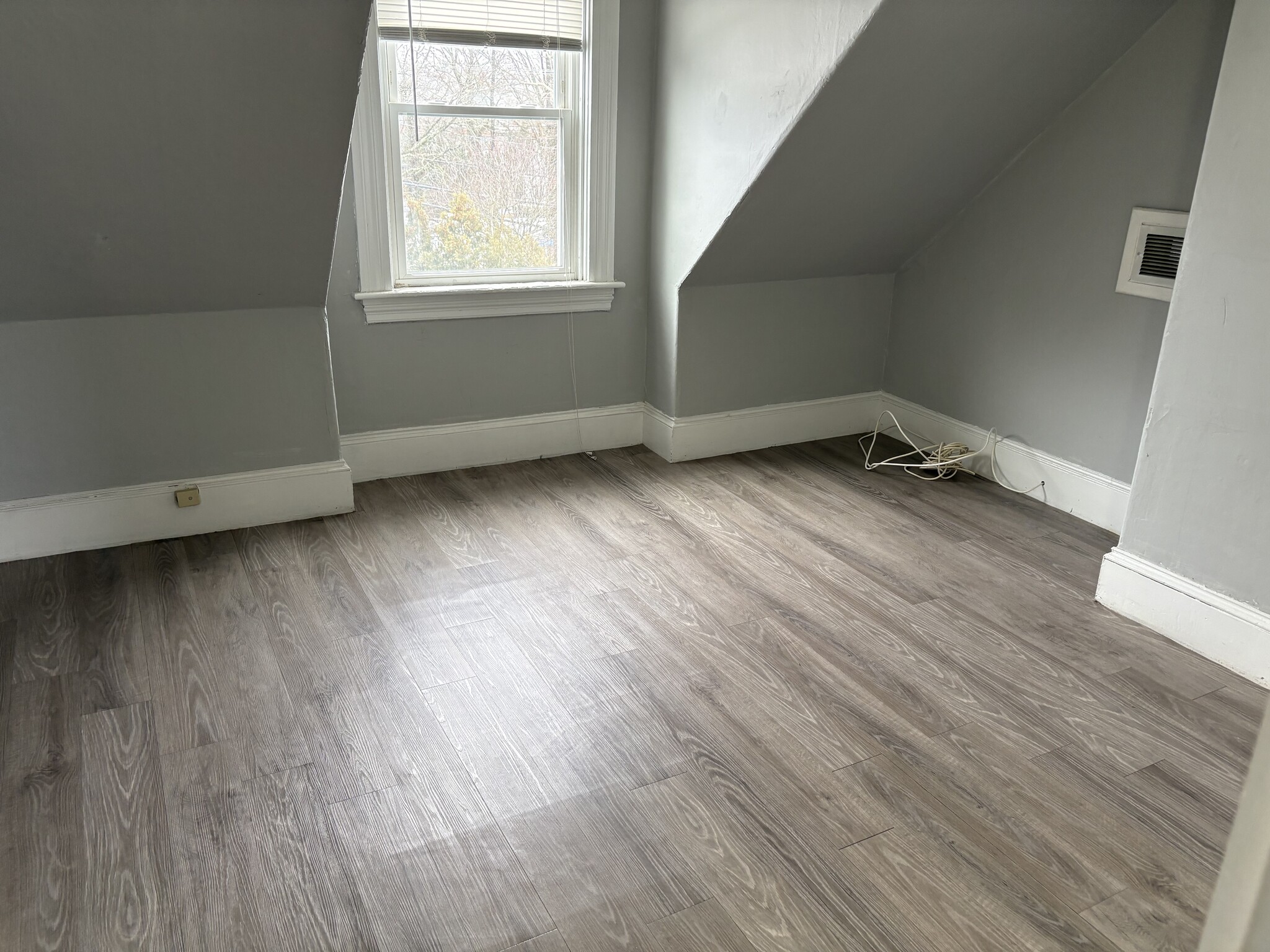 extra room (office, exercise room) - 19 North Ave