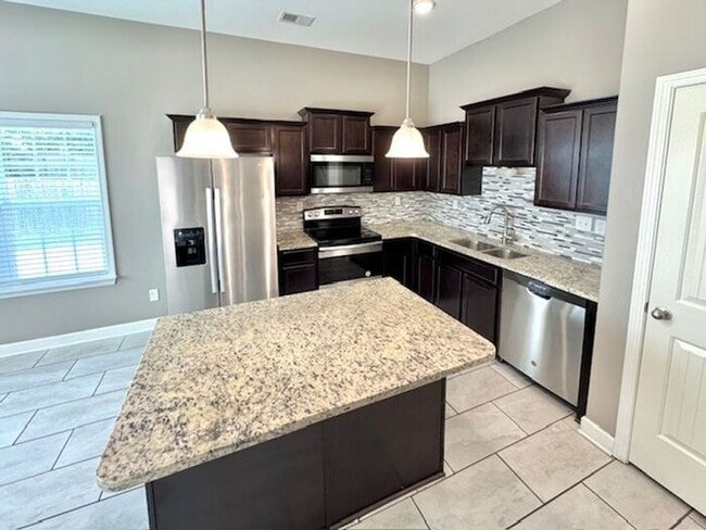 Building Photo - Now Leasing A 5 Bedroom 3 Bath Home In Oli...
