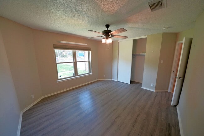 Building Photo - Wonderful Home in the Quiet Kingswood Heights Subdivision - Realtor Commission: $500