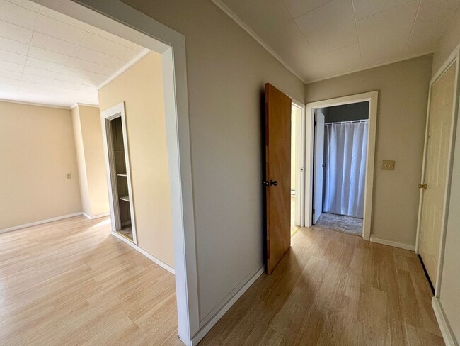 Building Photo - 1407