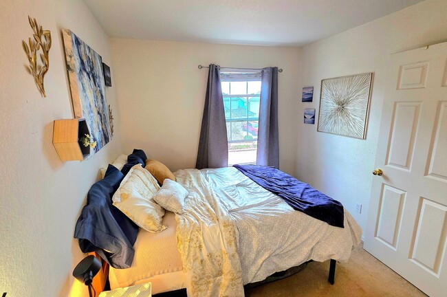 Building Photo - 3 Bedroom Home in Ridgeview at Stetson Hills