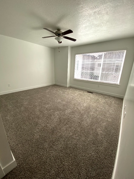 Building Photo - 429 W 40 S