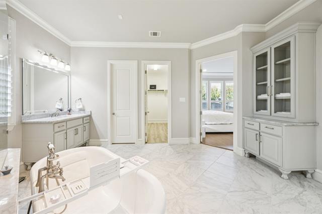 Building Photo - 920 Rhone Ln