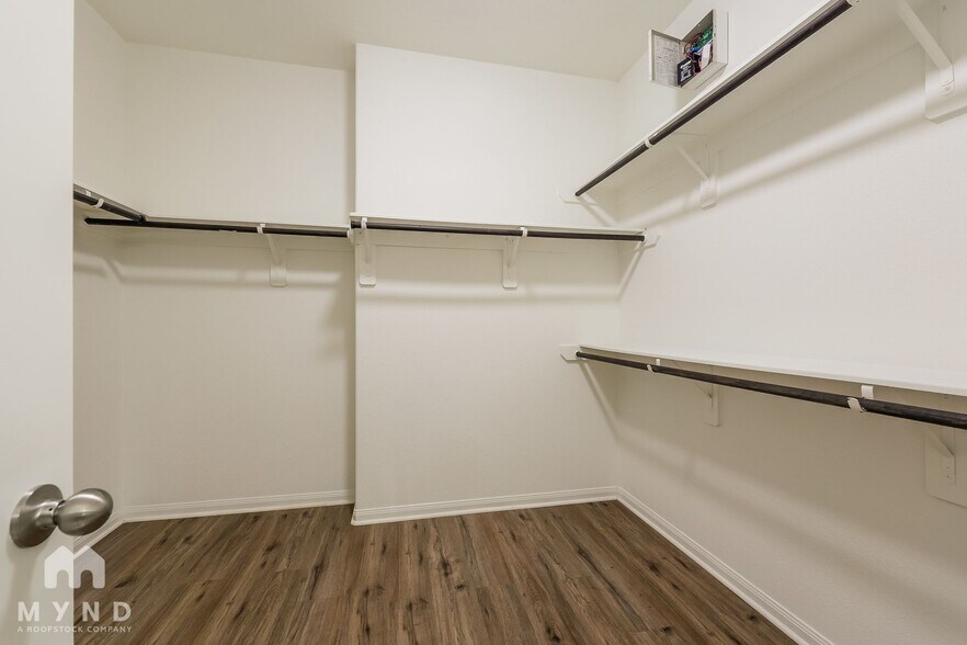 Building Photo - 2527 Holly Laurel Mnr