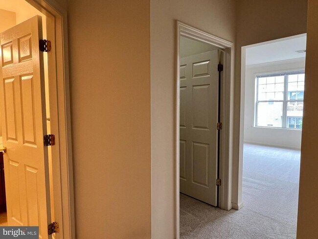 Building Photo - 232 Masterson Ct
