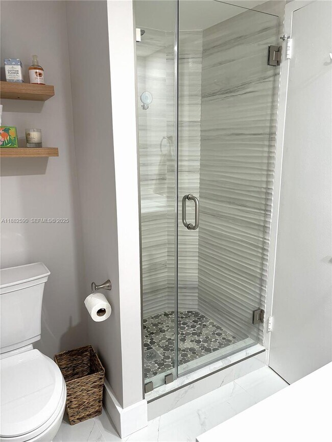 Building Photo - 5701 Collins Ave