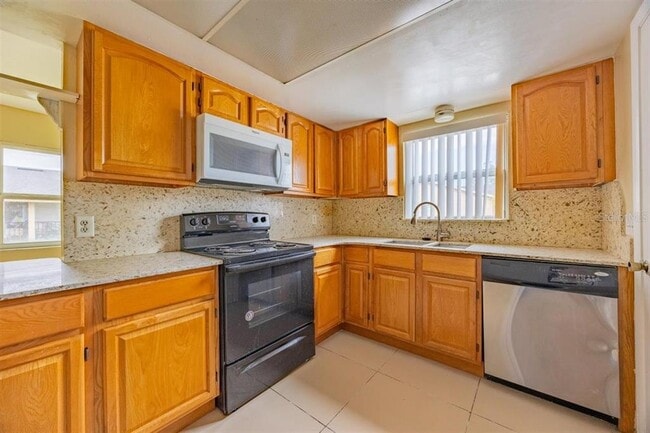 Building Photo - 9800 Turf Way