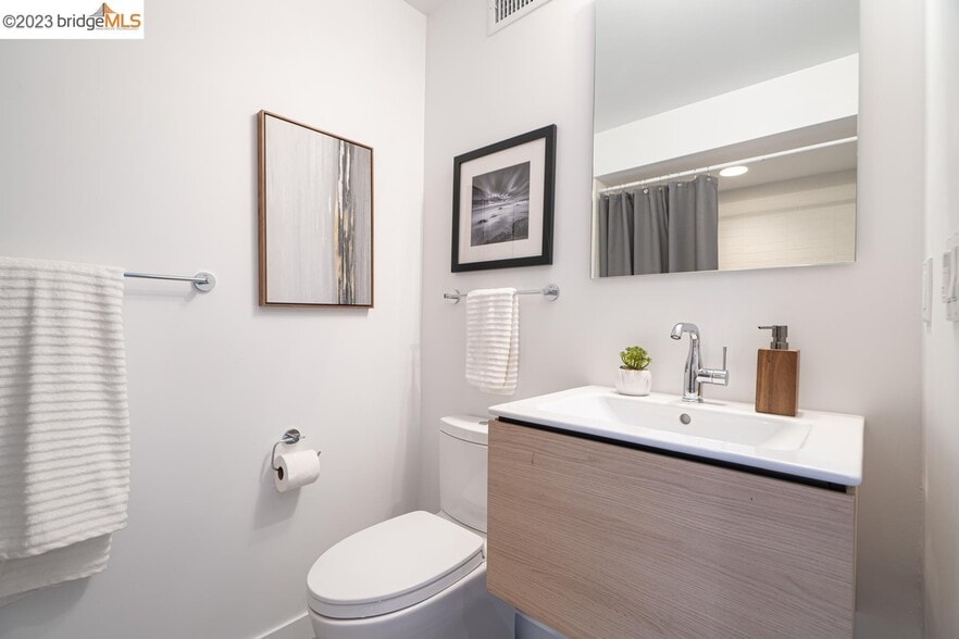 Third Bath - En Suite to 3rd Bedroom - 802 Apgar St