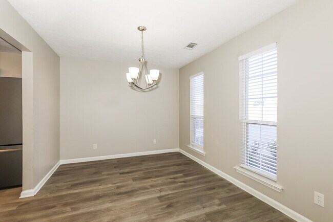 Building Photo - 1423 Buckingham Ct