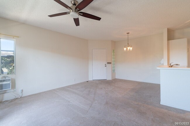 Building Photo - 2 Bedroom, 2 Bath Condo in Sun Rise Community