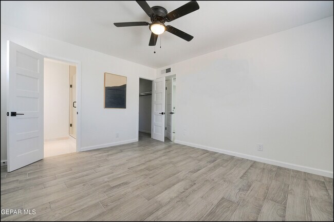 Building Photo - 8617 Darlina Dr