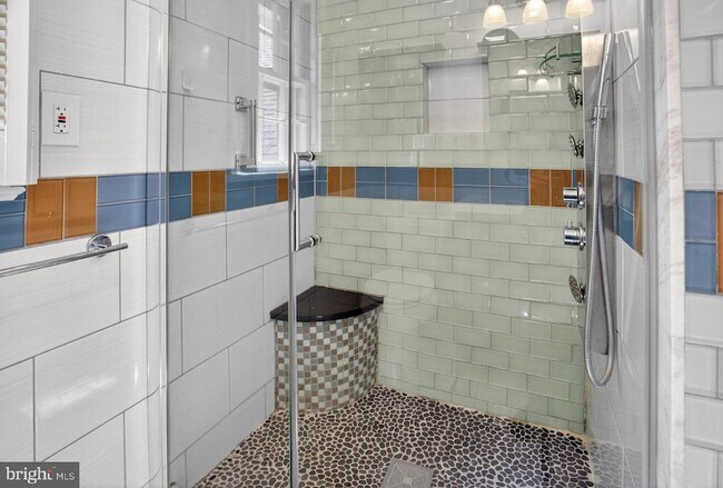 Building Photo - 5405 Ridgefield Rd