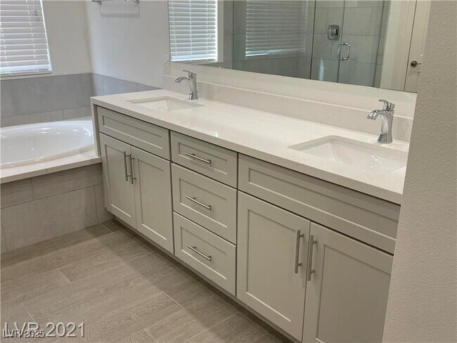 Building Photo - 6632 Rashelda Ct