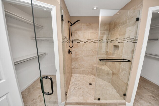 Building Photo - 15126 Trailside Dr