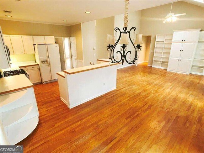 Building Photo - 377 Fairbrook Cir