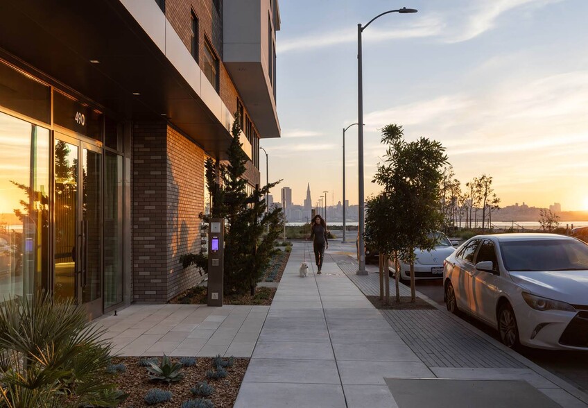 Photo of 490 Avenue of the Palms