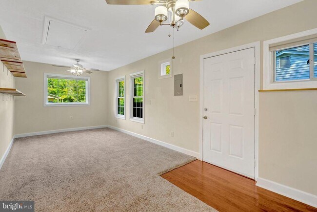 Building Photo - 6805 Reynard Dr