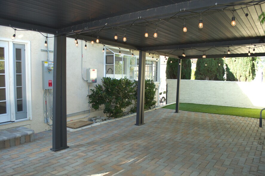 Building Photo - 22234 Miston Dr