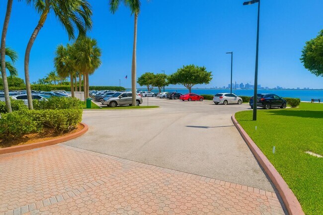 Building Photo - 880 NE 69th St