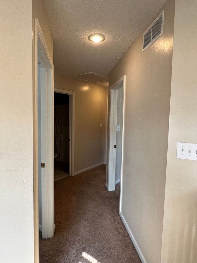 Building Photo - PRICE REDUCTION Available July 2026! Monthly rent $1,700