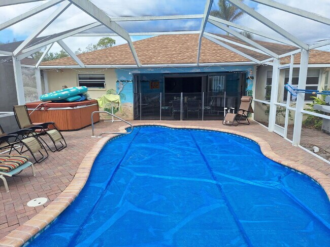 Building Photo - Turnkey Furnished Pool home in Rotonda West